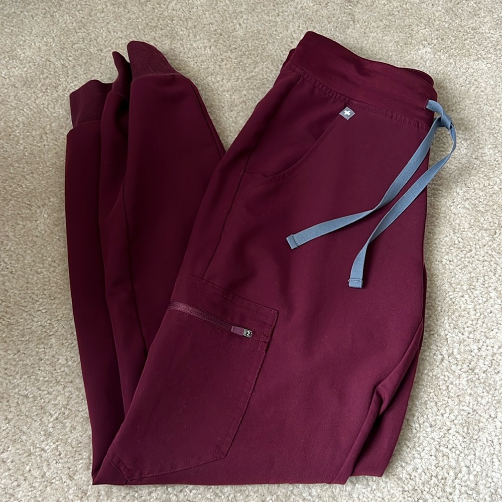 FIGS Zamora Jogger - maroon, size XS